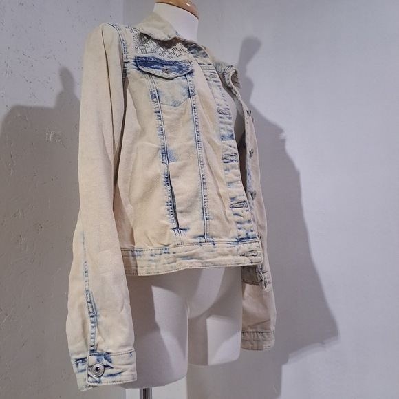 Baccini | Off white blue acid wash rhinestone button up jean jacket - Picture 4 of 13
